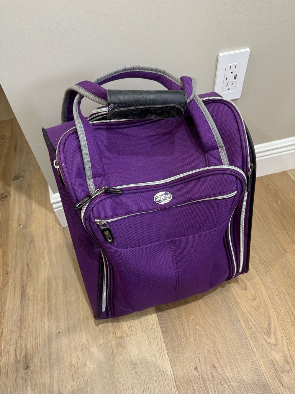 Compact Purple Rolling Travel Bag with Front Organizer